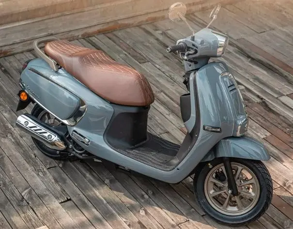 Suzuki US125T Resmi Meluncur: Skuter Retro Modern dengan Fitur Canggih Harga Mulai Rp24 Jutaan