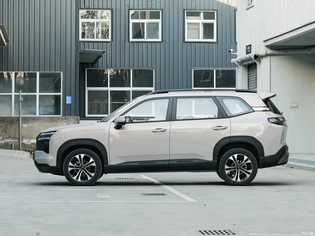 Wuling Starlight 560 Meluncur Di China Pada 11 Desember, Versi Indonesia Bakal Jadi Wuling Eksion?