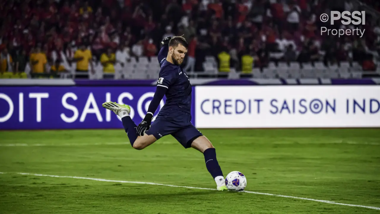 Bursa Transfer Panas: Persib Bandung Dikabarkan Bidik Maarten Paes, Negosiasi Intensif di Qatar