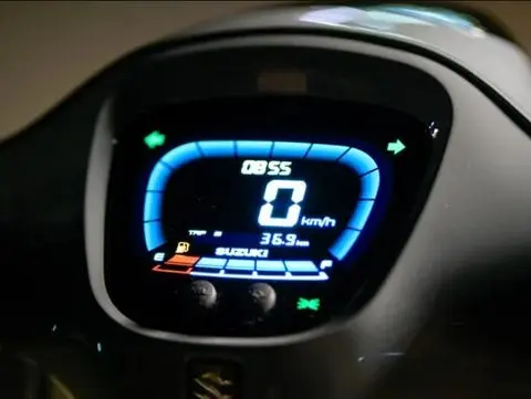 Suzuki US125T Resmi Meluncur: Skuter Retro Modern dengan Fitur Canggih Harga Mulai Rp24 Jutaan