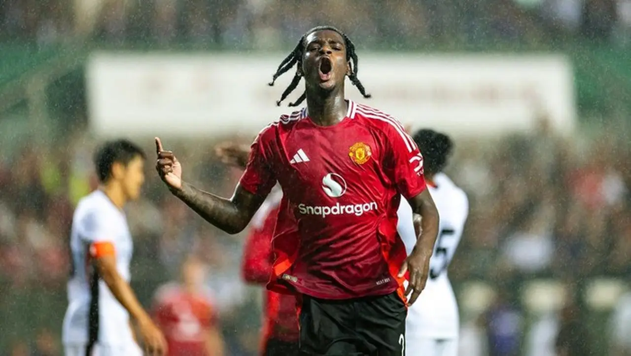 Usai Menang 4-1 atas Wolves, Bek Muda MU Optimistis: “Tak Ada yang Bisa Hentikan Kami”