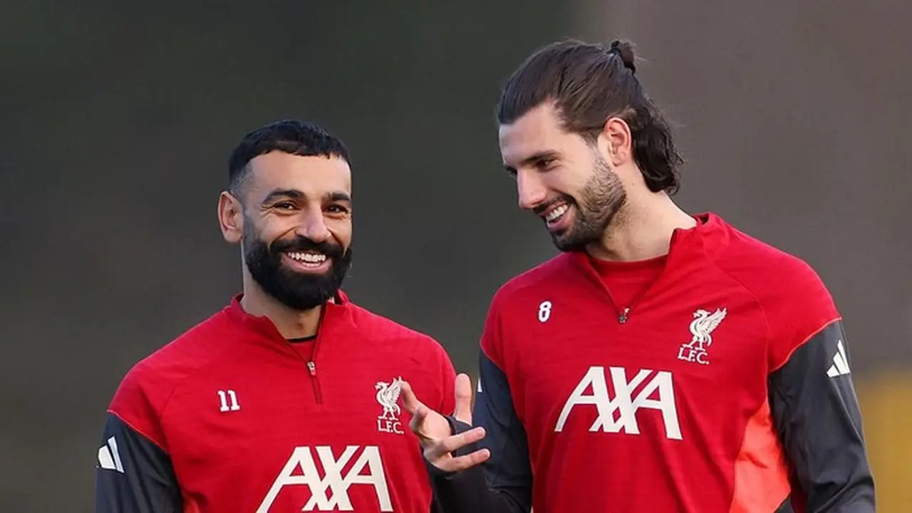 Dominik Szoboszlai Tegaskan Pilihan Mohamed Salah Bertahan di Liverpool Murni Keputusan Pribadi