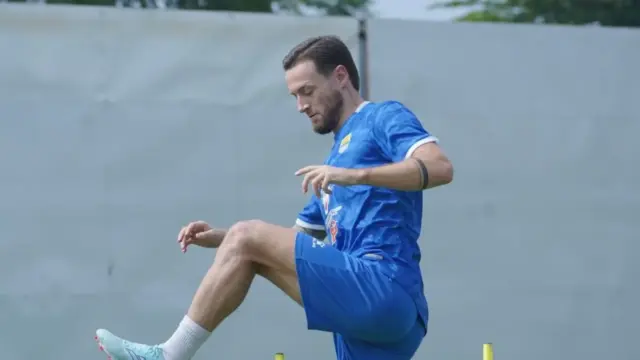 Jelang Duel Panas Persib vs PSM, Bojan Hodak Pastikan Seluruh Pemain Fit